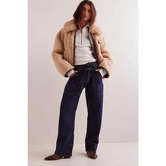 NWT Free People We The Free Blue Jay Belted Boyfriend Jeans Size 28 Dark Wash - Picture 1 of 10